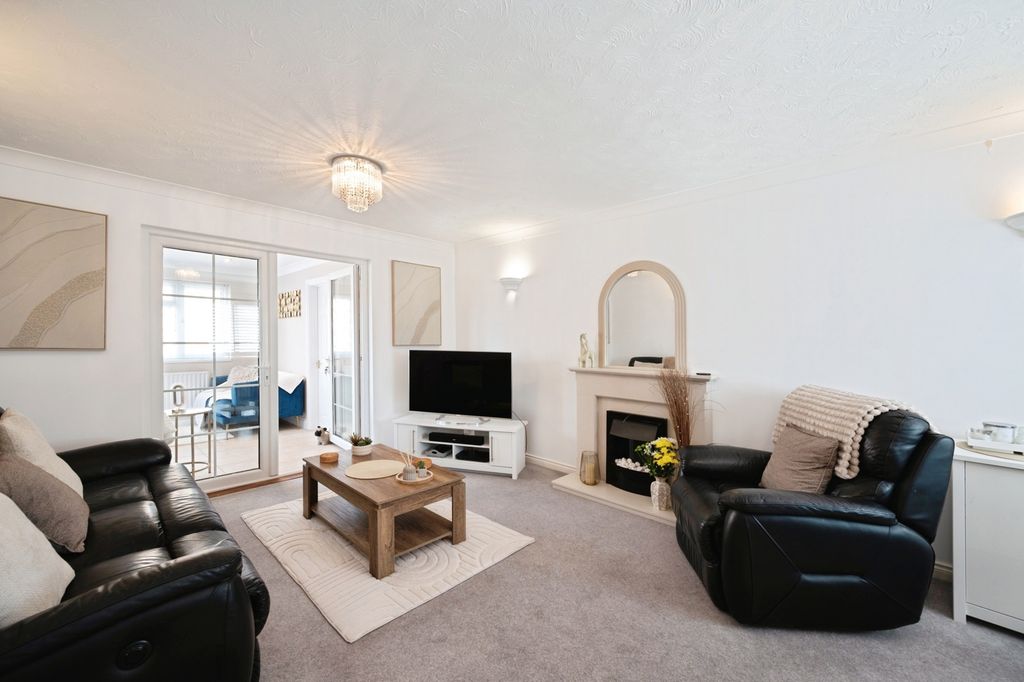 Property photo 1 of 24 Pbox-Img.Jpg