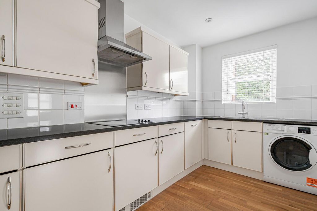 Property photo 3 of 14 Kitchen