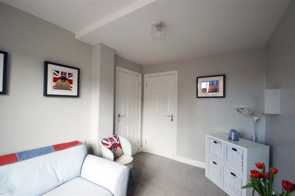 Property photo 3 of 21 Reception 2