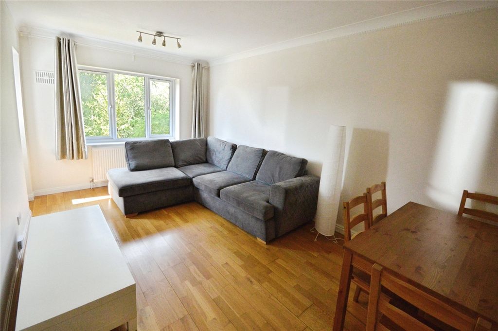 Property photo 3 of 11 Living Room