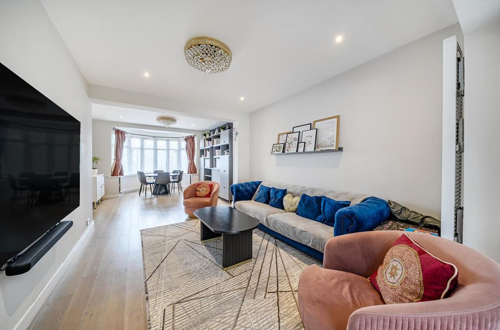 Property photo 3 of 18 Davidson Frost-Wellings, Dfw, Vernon Drive, Recept