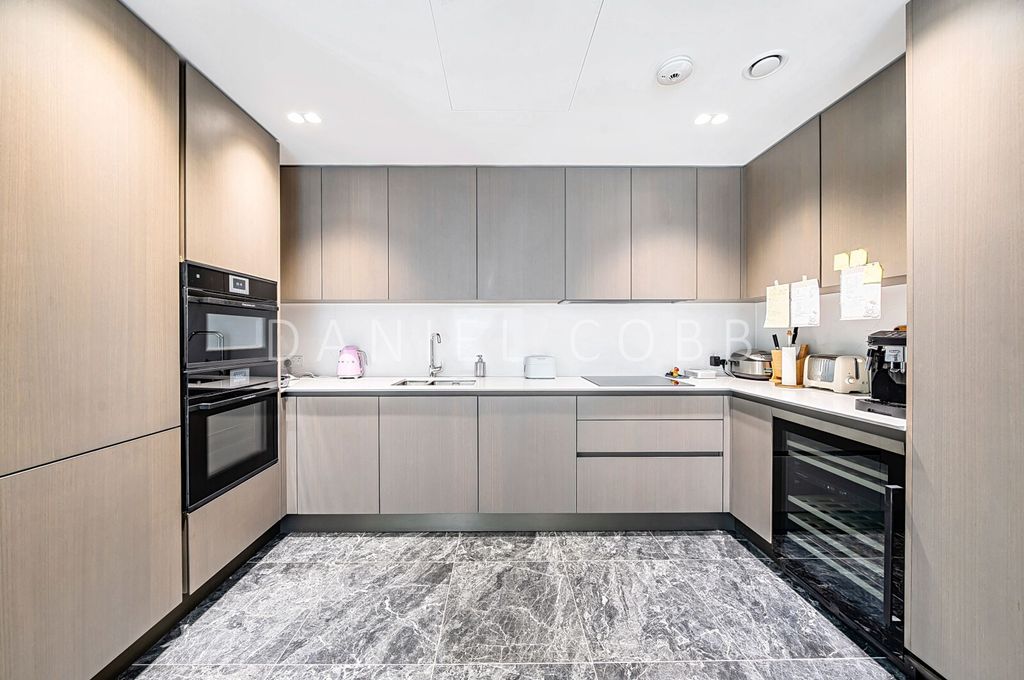 Property photo 2 of 29