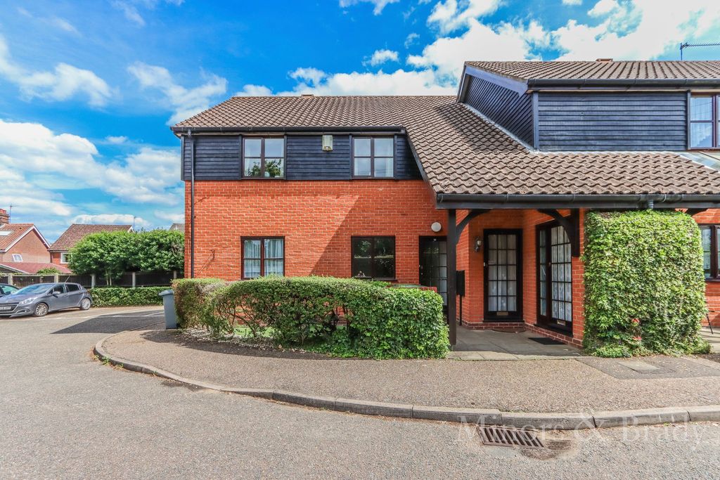 Property photo 1 of 8