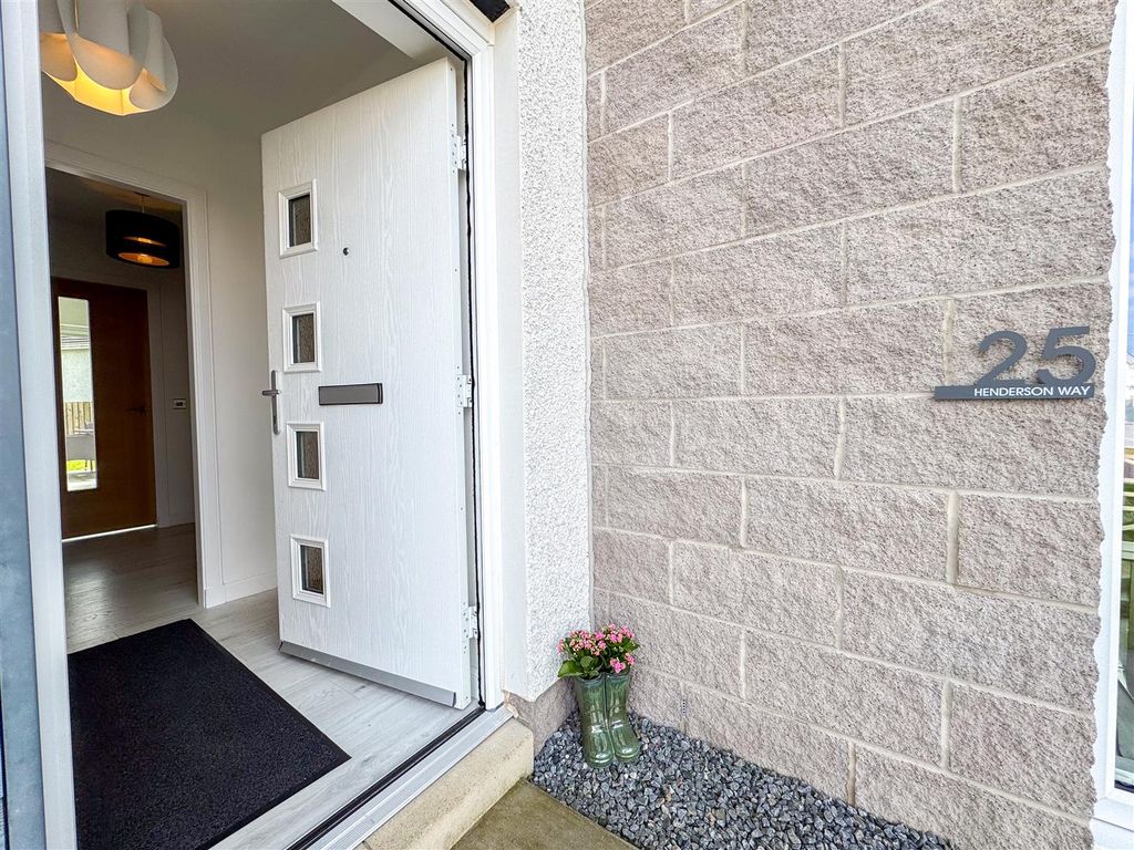 Property photo 3 of 38 Entrance