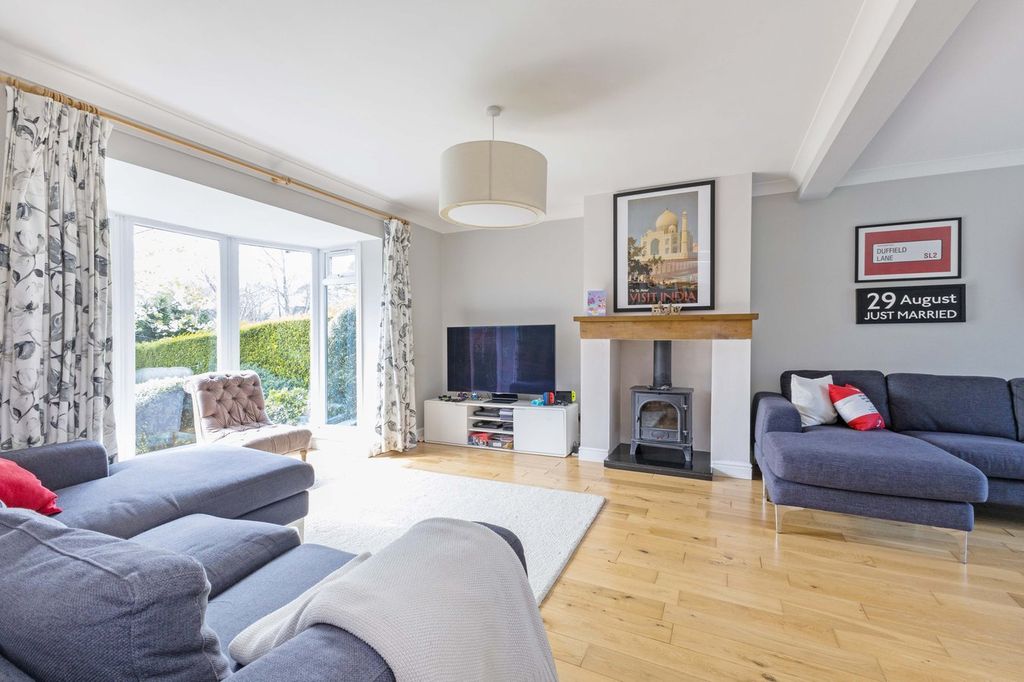 Property photo 2 of 18