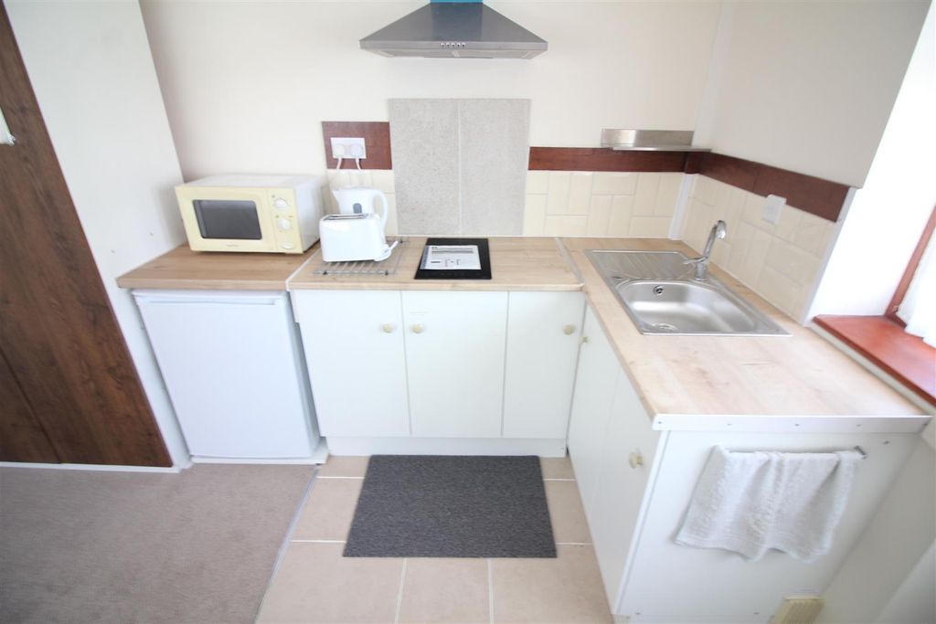 Property photo 1 of 5 Kitchen