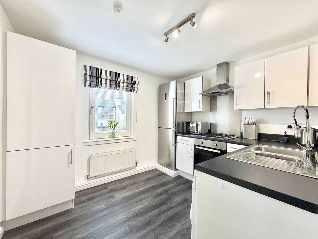 Property photo 2 of 23