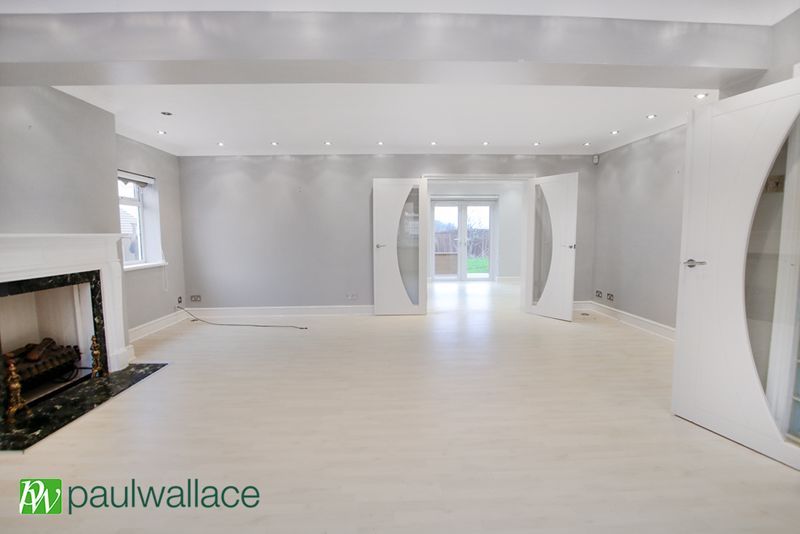 Property photo 2 of 17 Lounge