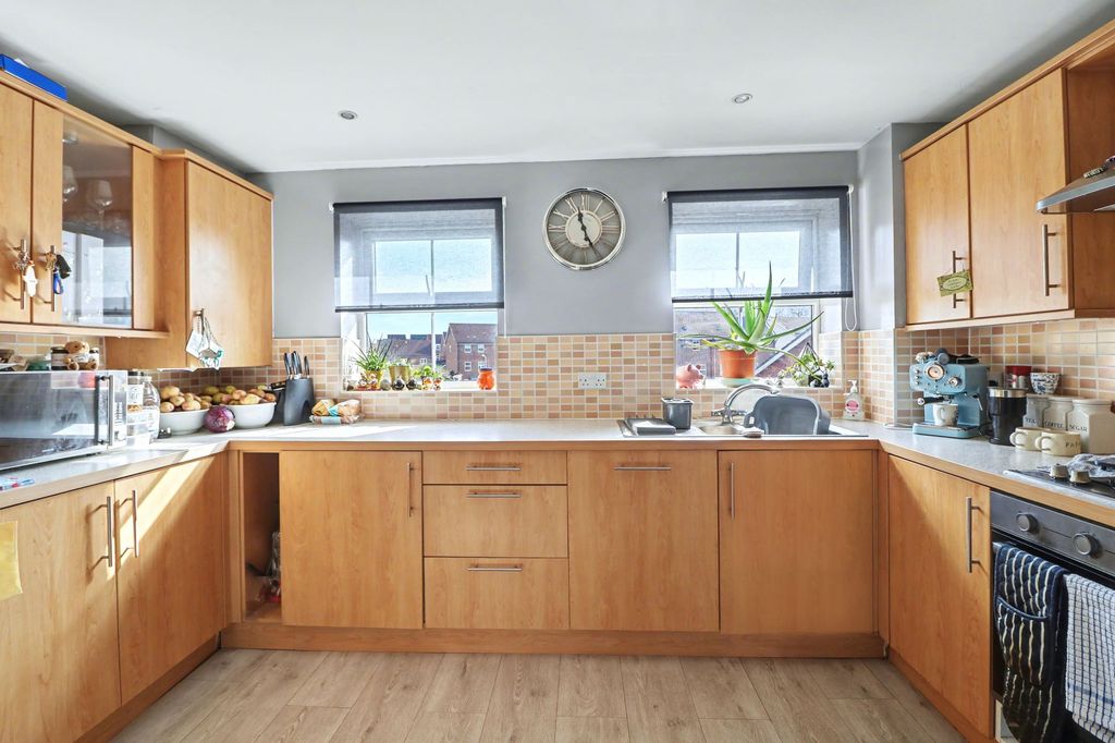 Property photo 3 of 8