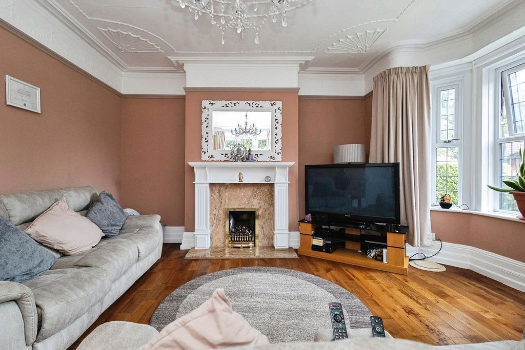 Property photo 2 of 30 Pbox-Img.Jpg