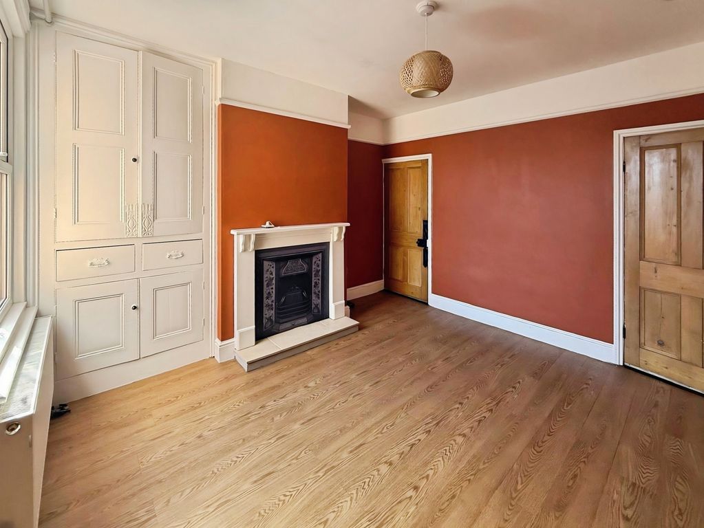 Property photo 3 of 13 Photo 4