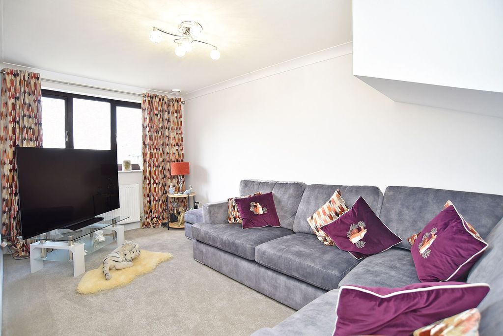 Property photo 3 of 8