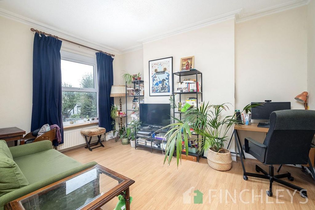 Property photo 2 of 23