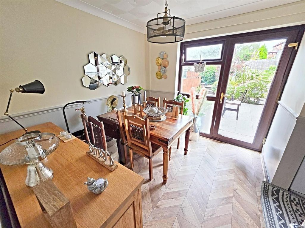 Property photo 3 of 16 Dining Room