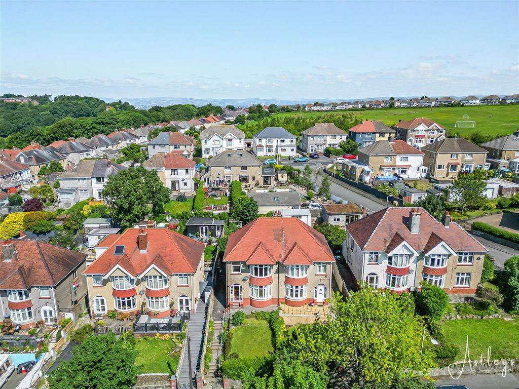 Property photo 1 of 17 Aerial Images