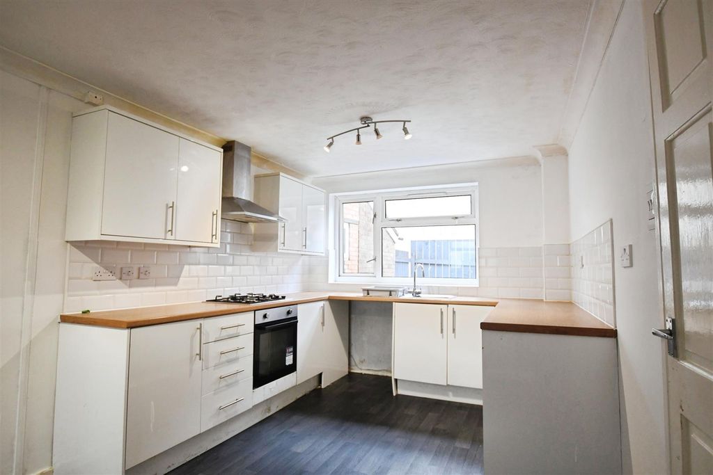 Property photo 1 of 17 Fitted Dining Kitchen