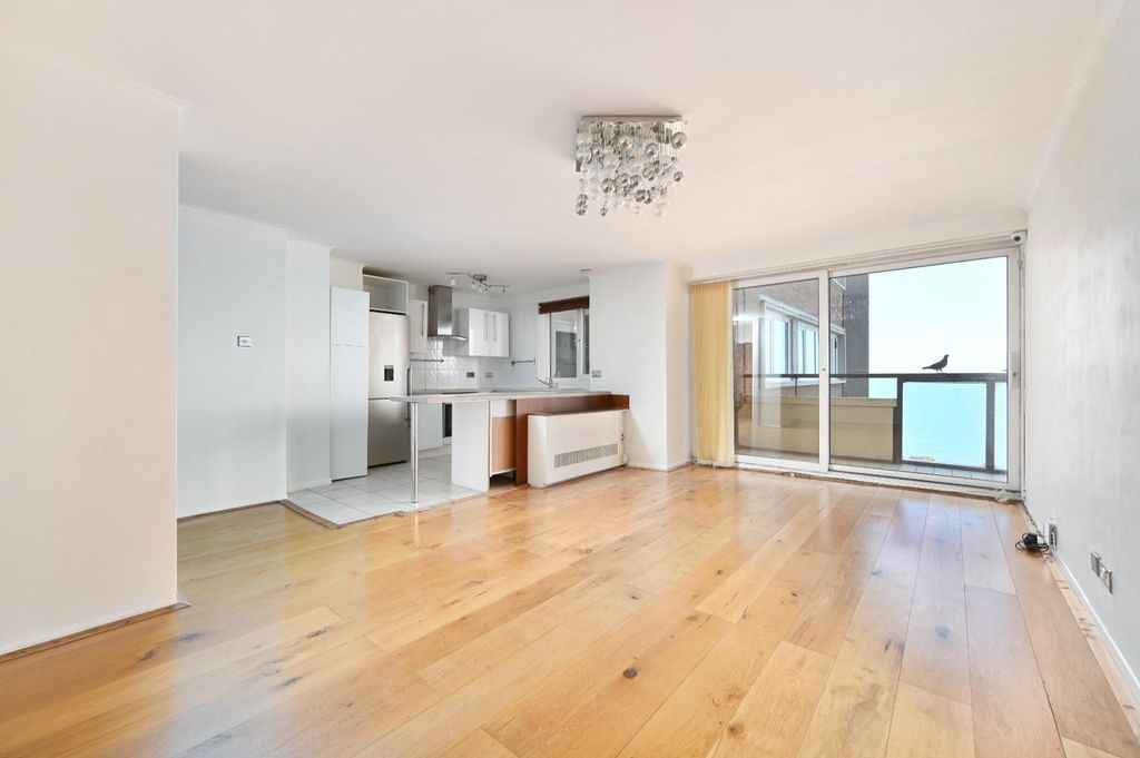 Property photo 2 of 21 18.Jpg