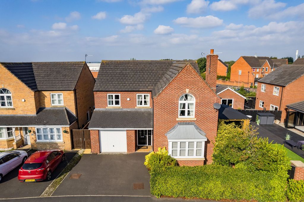 Property photo 1 of 28