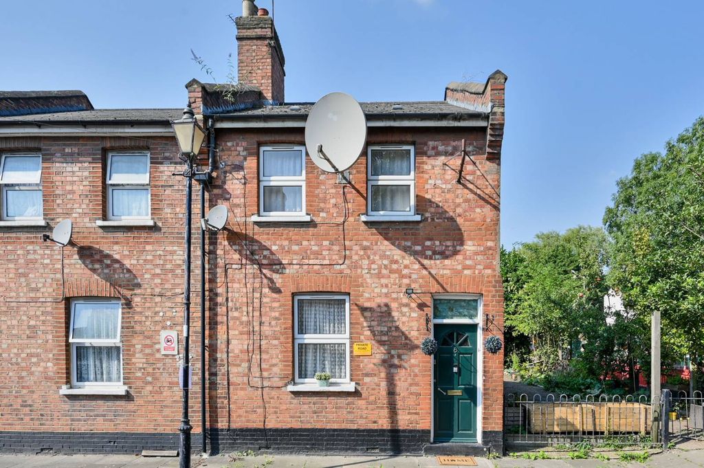 Property photo 2 of 9