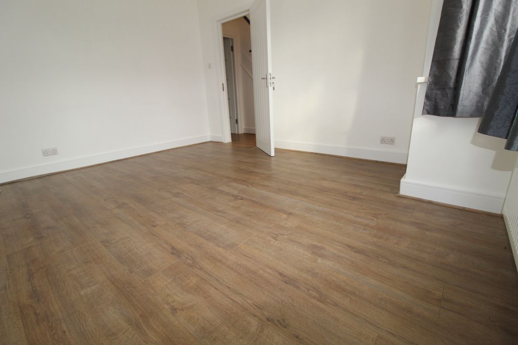 Property photo 3 of 17 Img 1618