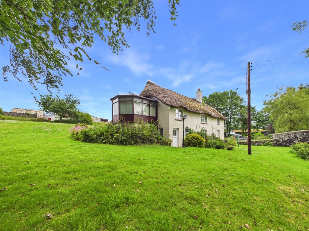 Property photo 2 of 32 Picture No. 21