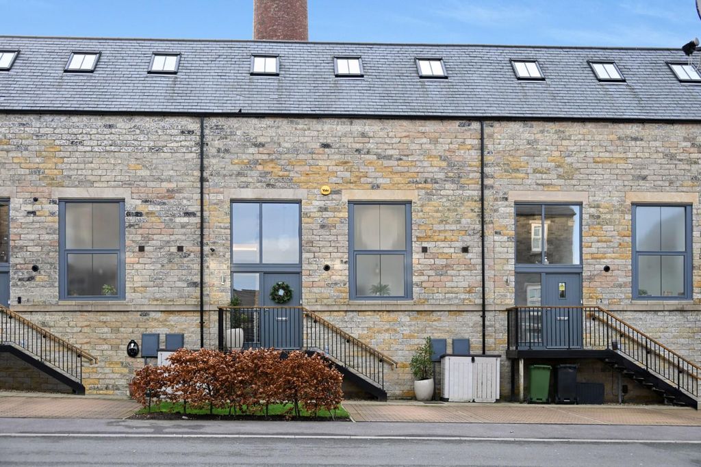 Property photo 1 of 20 Main