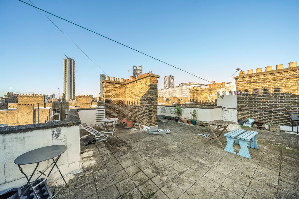 Property photo 3 of 12