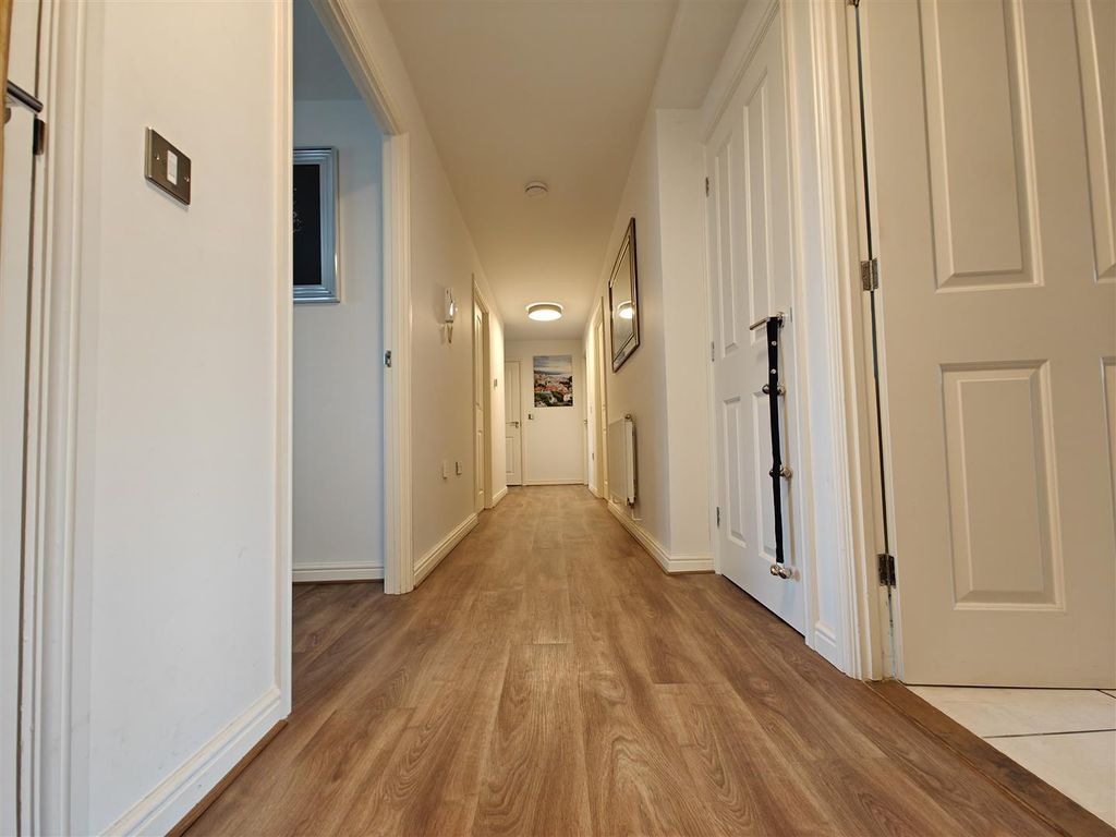 Property photo 3 of 14 Hallway.Jpg