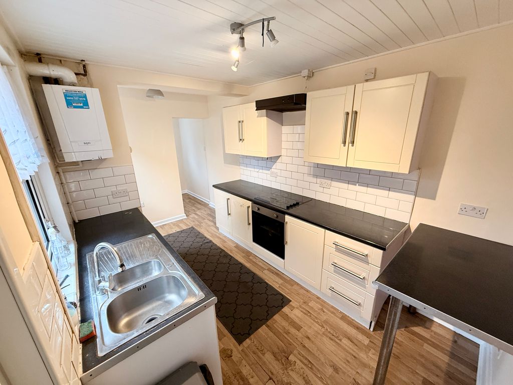 Property photo 2 of 19 Image