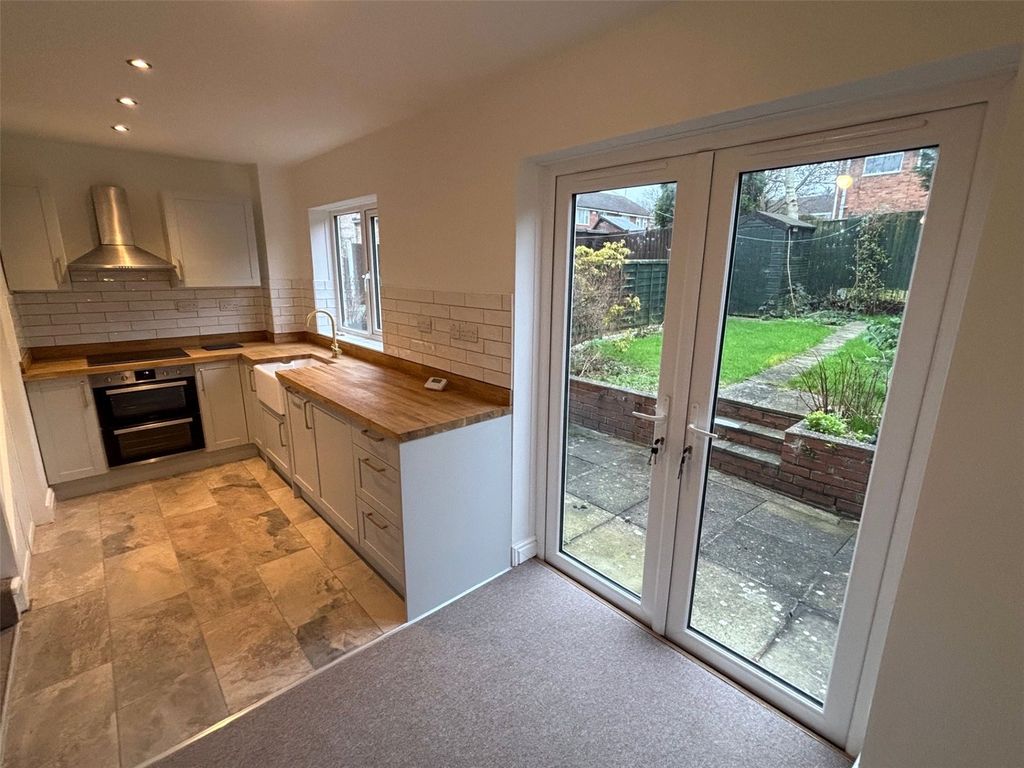 Property photo 2 of 14 Picture No. 13