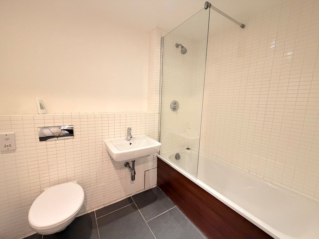 Property photo 3 of 8 Picture No. 16