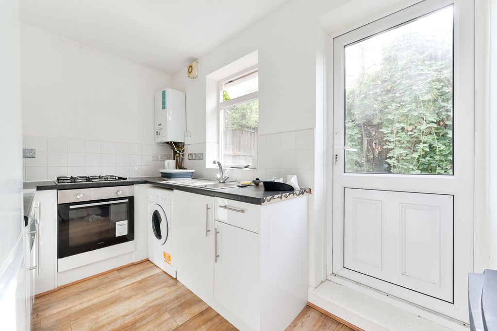 Property photo 3 of 12