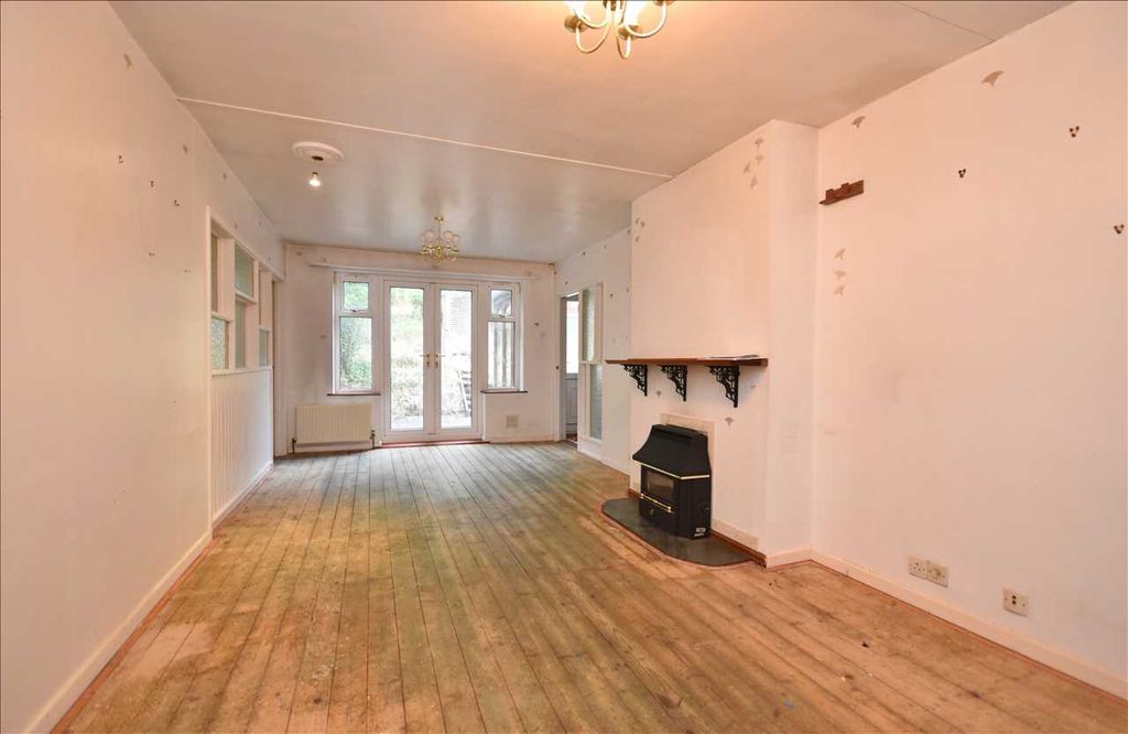 Property photo 2 of 14 Lounge