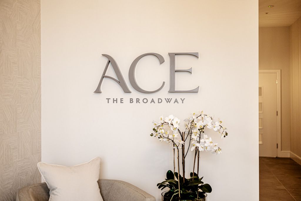 Property photo 2 of 23