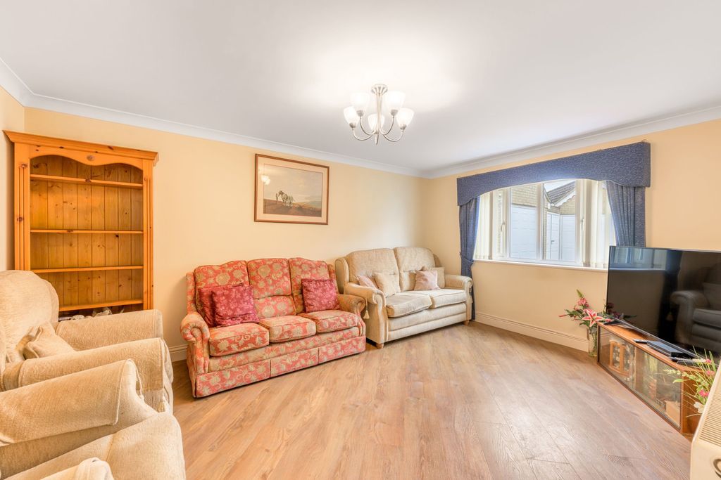 Property photo 3 of 26