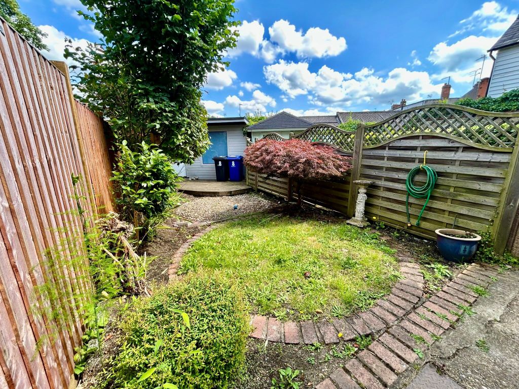 Property photo 2 of 12 Garden1