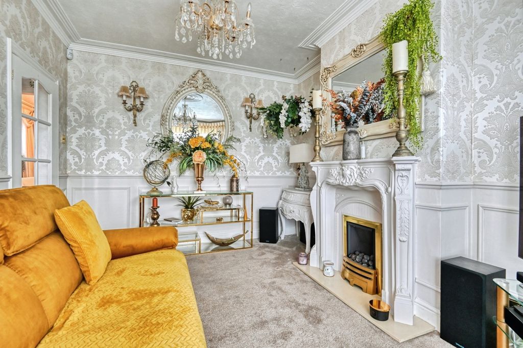 Property photo 2 of 25 Pbox-Img.Jpg