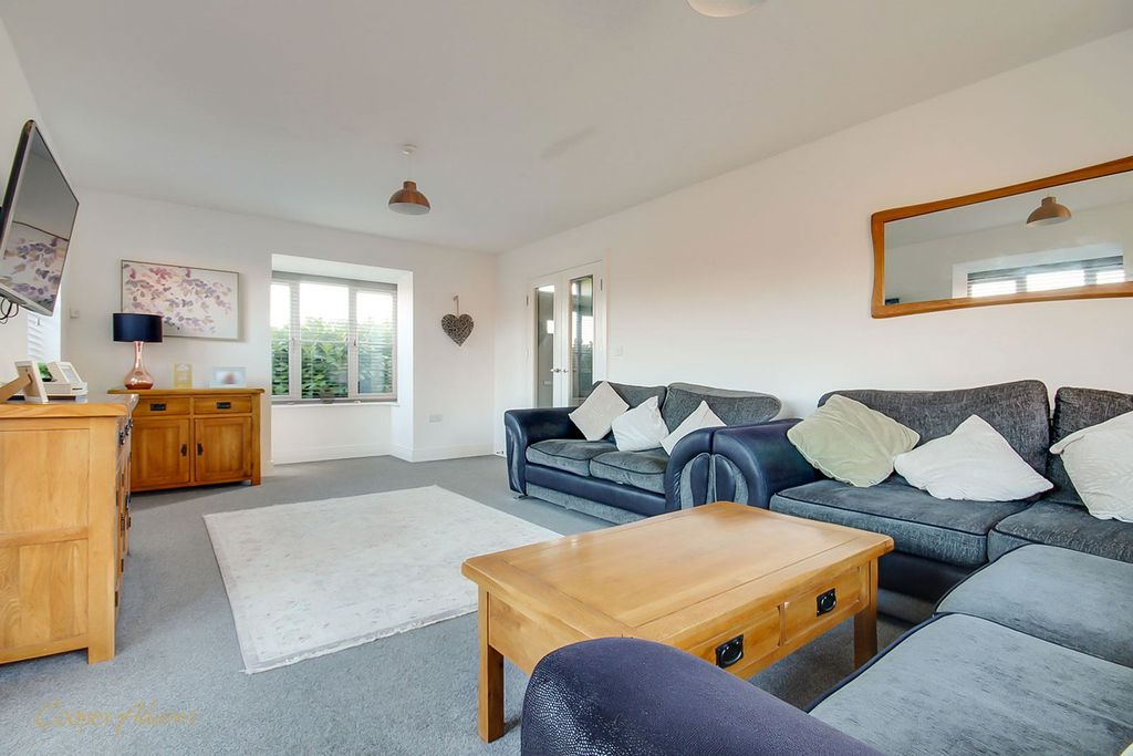 Property photo 3 of 20 Sitting Room