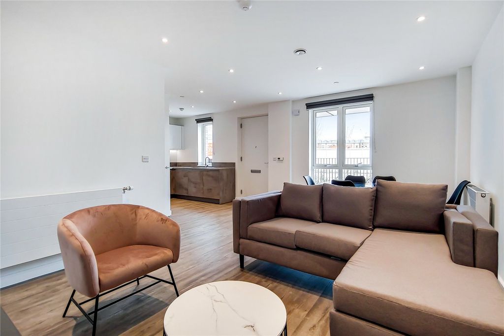 Property photo 2 of 22 Picture No. 15