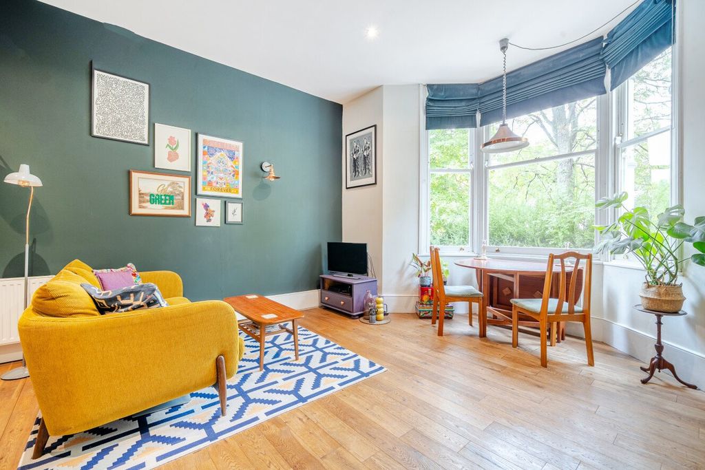 Property photo 2 of 16 Picture No. 18