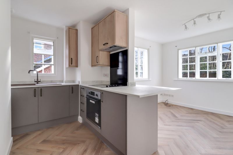 Property photo 1 of 10 Photo 5