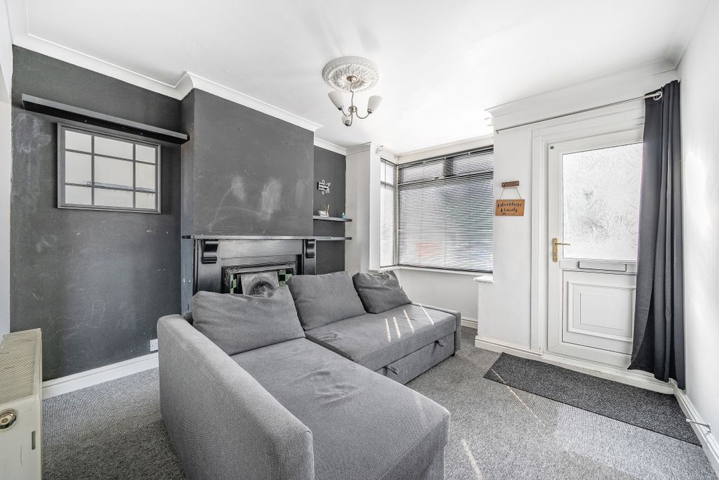 Property photo 2 of 18 11751463