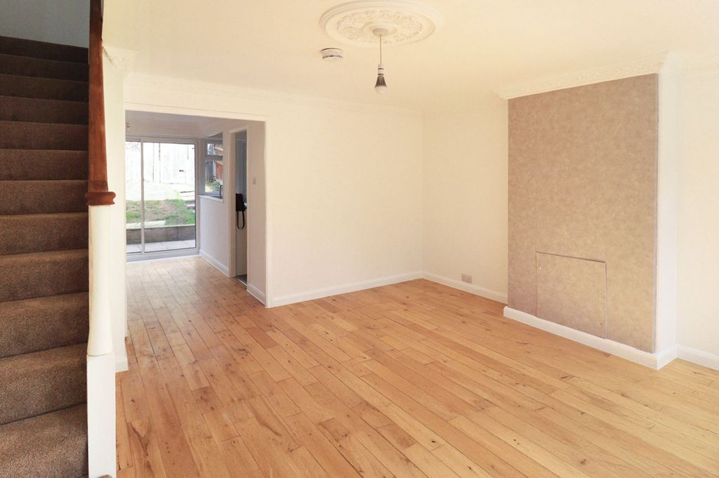 Property photo 2 of 19 Picture No. 11