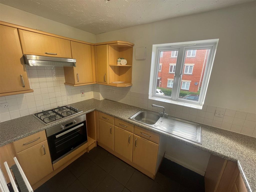 Property photo 3 of 11 Kitchen 1.Jpg
