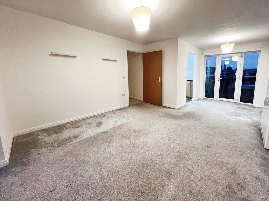 Property photo 2 of 8 Picture No. 10