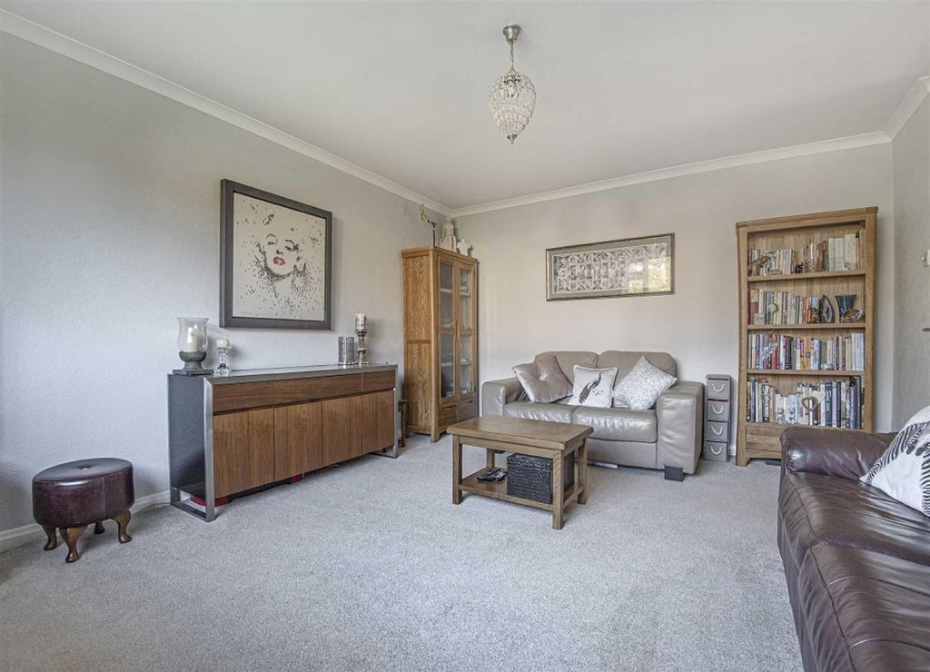 Property photo 2 of 8 Sitting Room