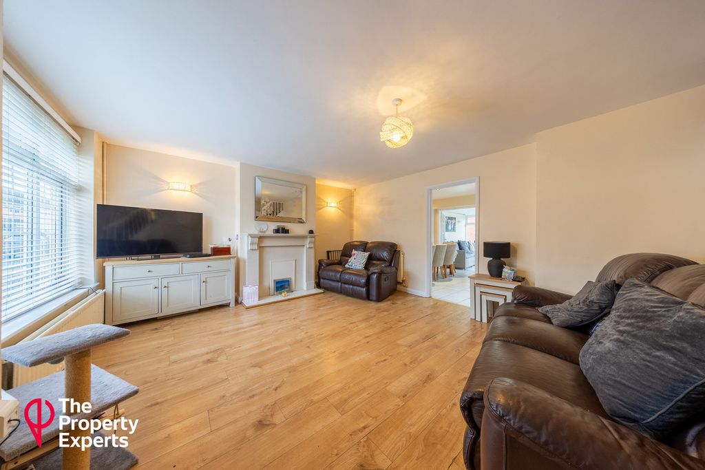 Property photo 2 of 21