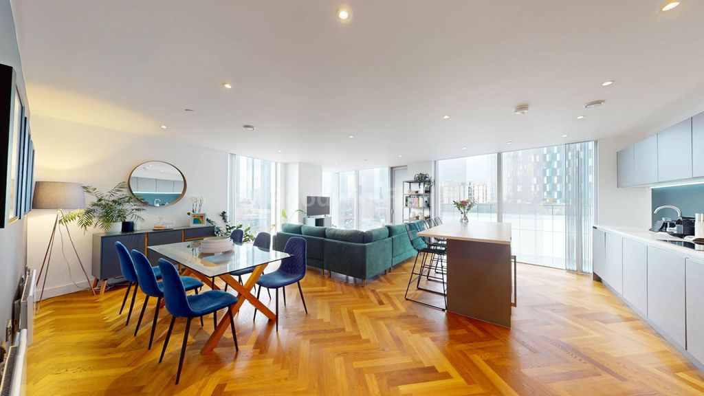 Property photo 1 of 33