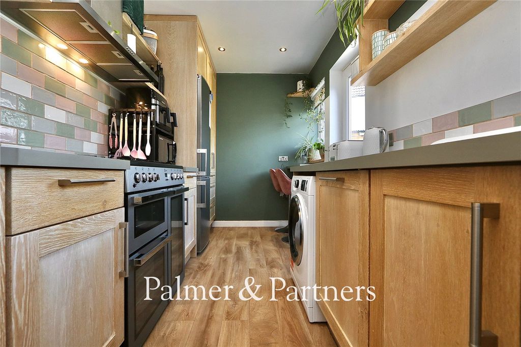 Property photo 3 of 33 Picture No. 03