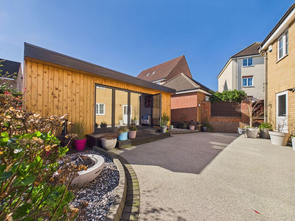 Property photo 3 of 31 Rear Garden